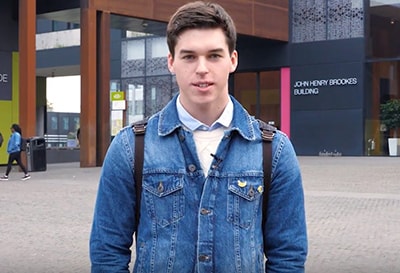 Video review of the sophomore Oxford Brookes University about the University, favourite subjects and internships